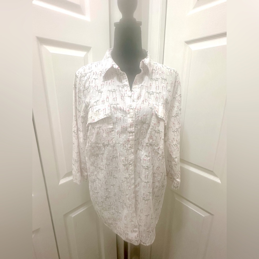 Women’s longsleeve blouse with Flamingo
Print.